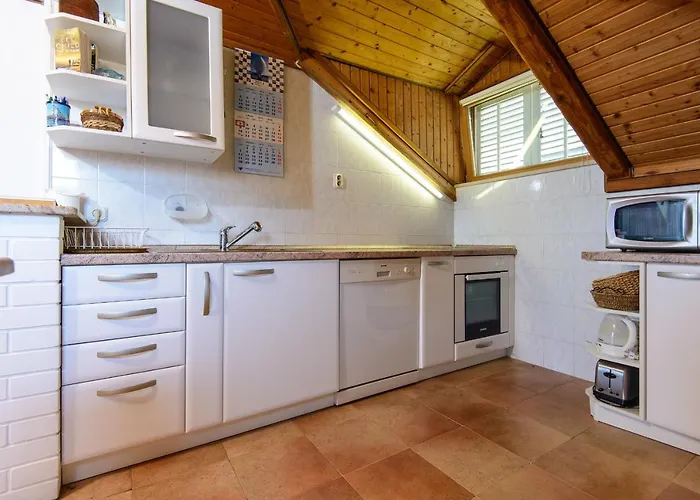 Impeccable 3-Bed Apartment In Dubrovnik