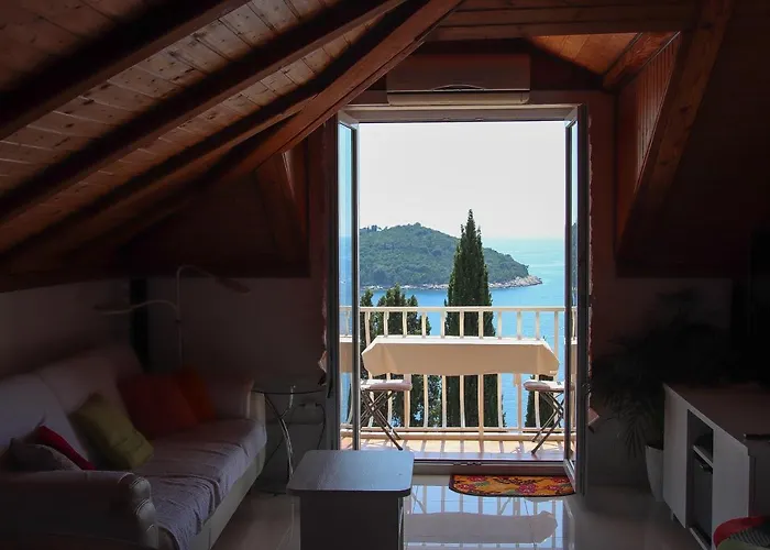 Impeccable 3-Bed Apartment In Dubrovnik