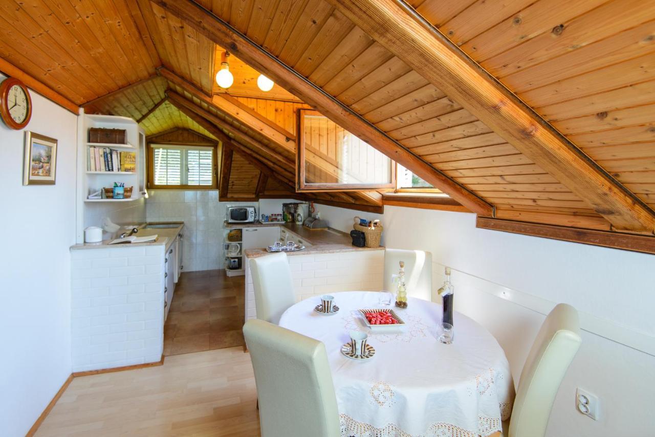 Impeccable 3-bed In Apartment *